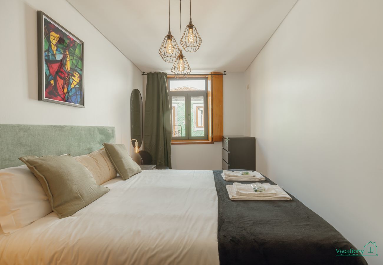 Apartment in Porto - MODERN TERRACE 2BD APARTMENT by VACATIONY