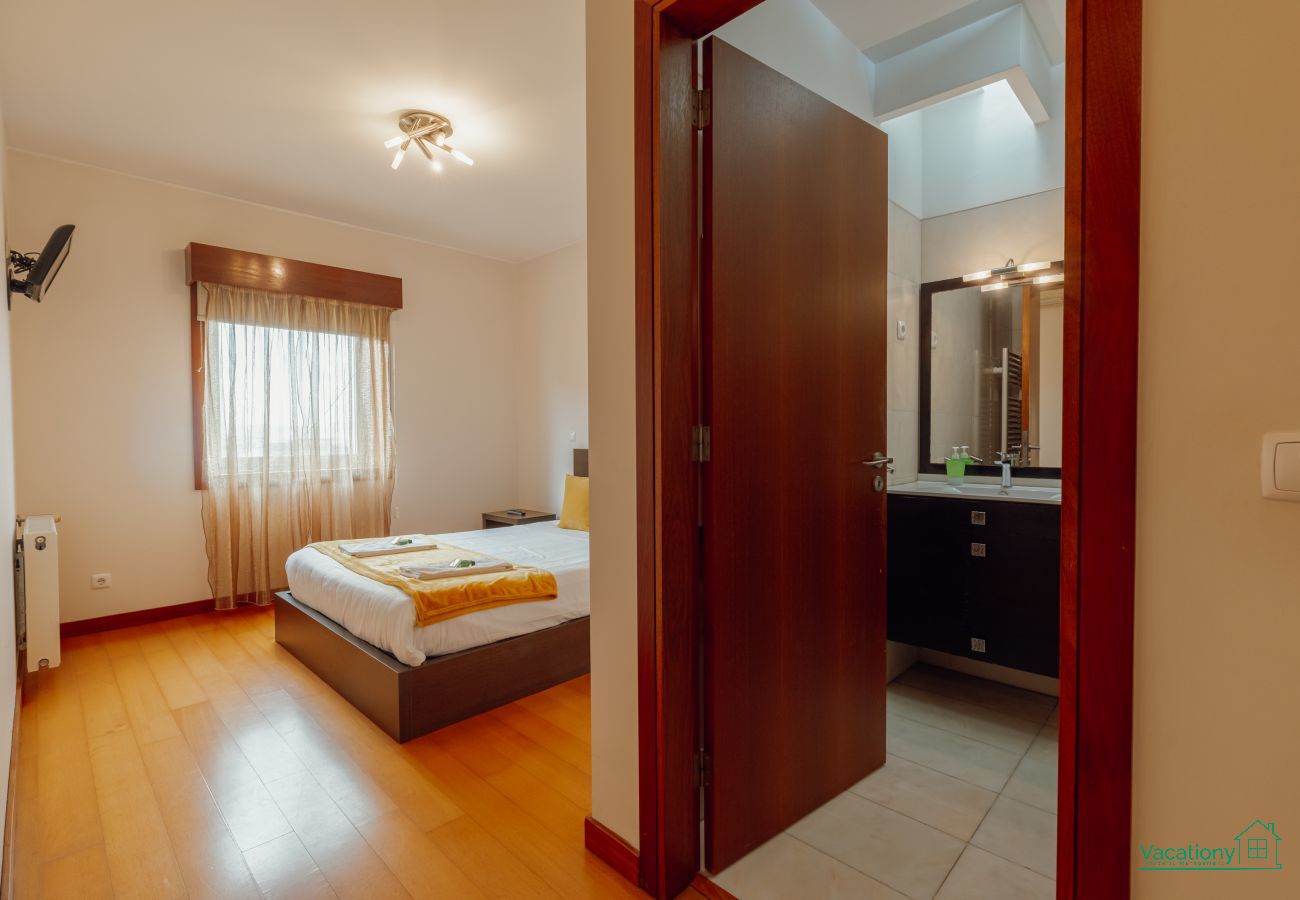 Apartment in Porto - DOWNTOWN DELUXE 3 by VACATIONY