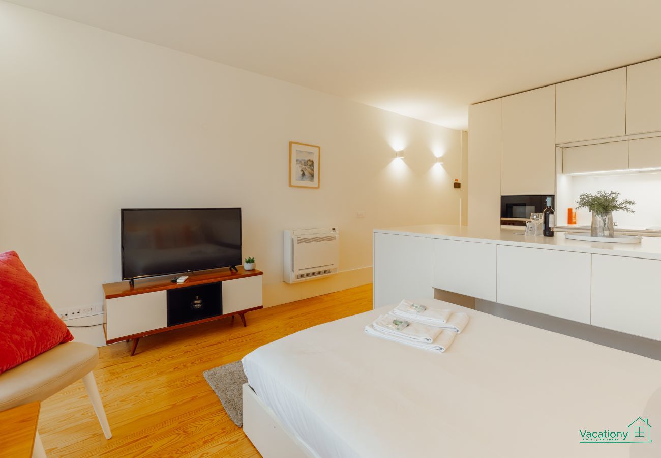 Apartment in Porto - HISTORICAL TAIPAS PINK by VACATIONY