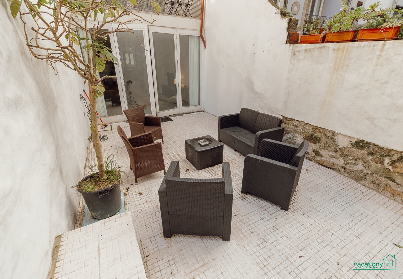 Apartment in Porto - URBAN REFUGE 4BD by VACATIONY