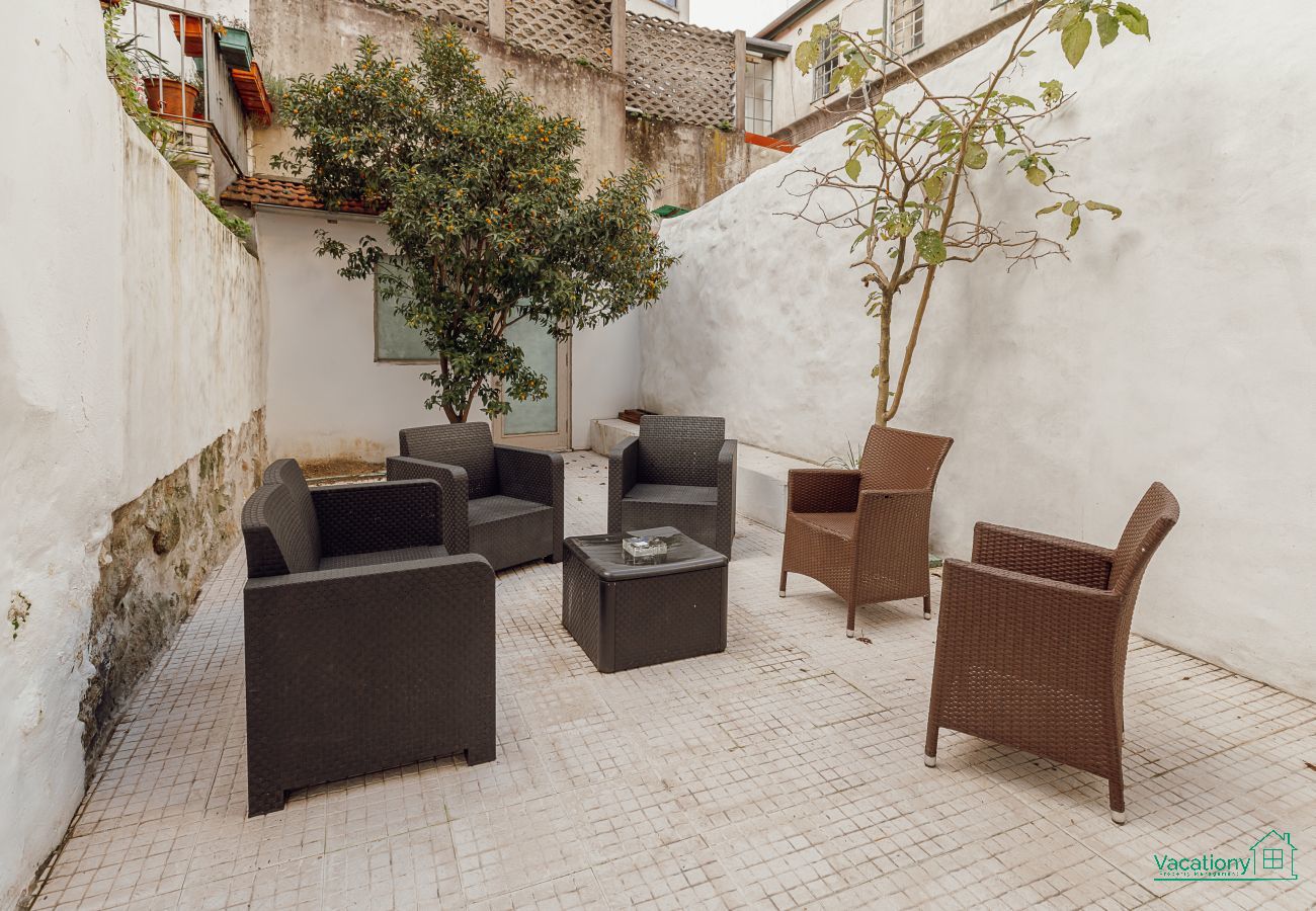 Apartment in Porto - URBAN REFUGE 4BD by VACATIONY
