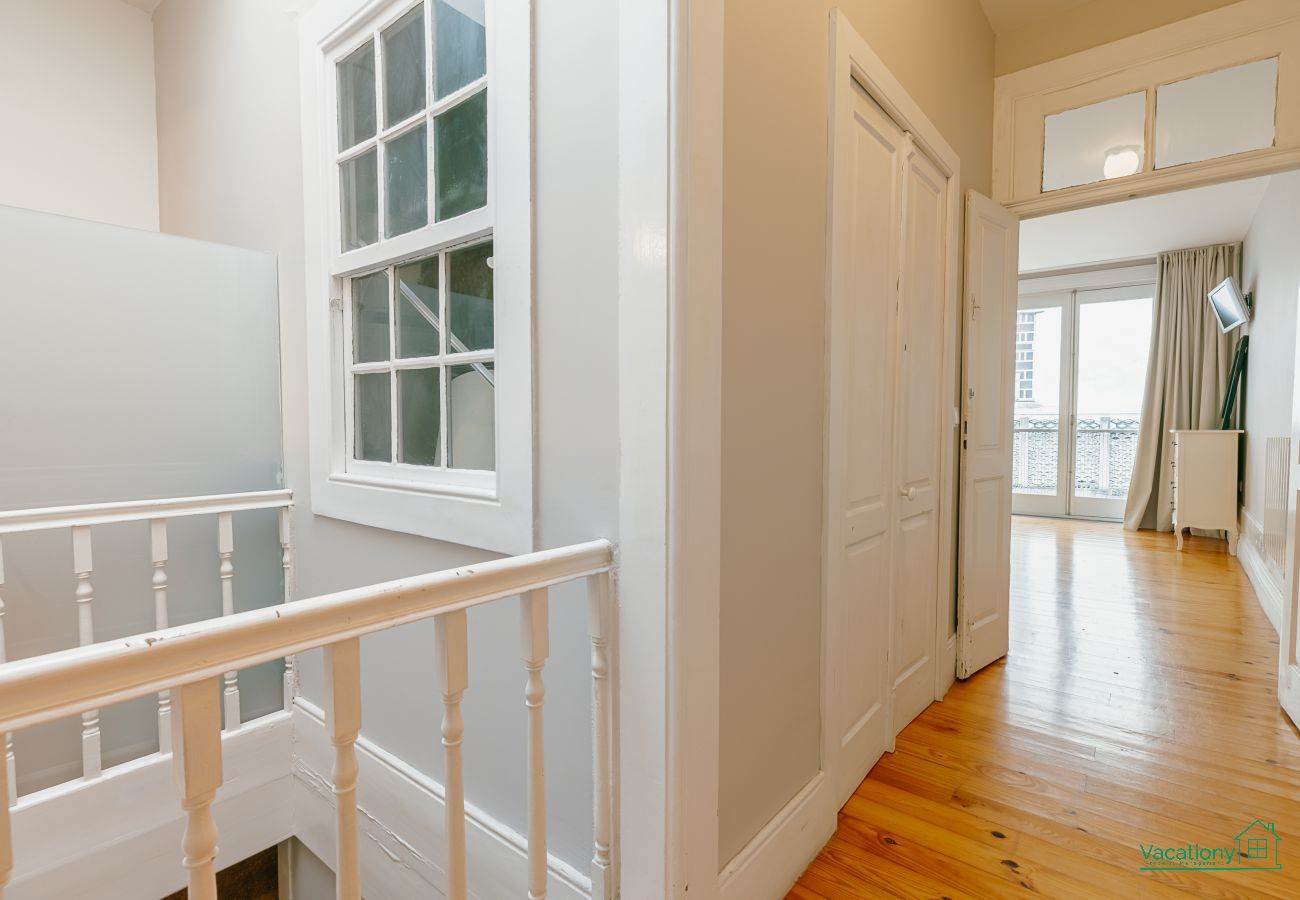 Apartment in Porto - URBAN REFUGE 4BD by VACATIONY