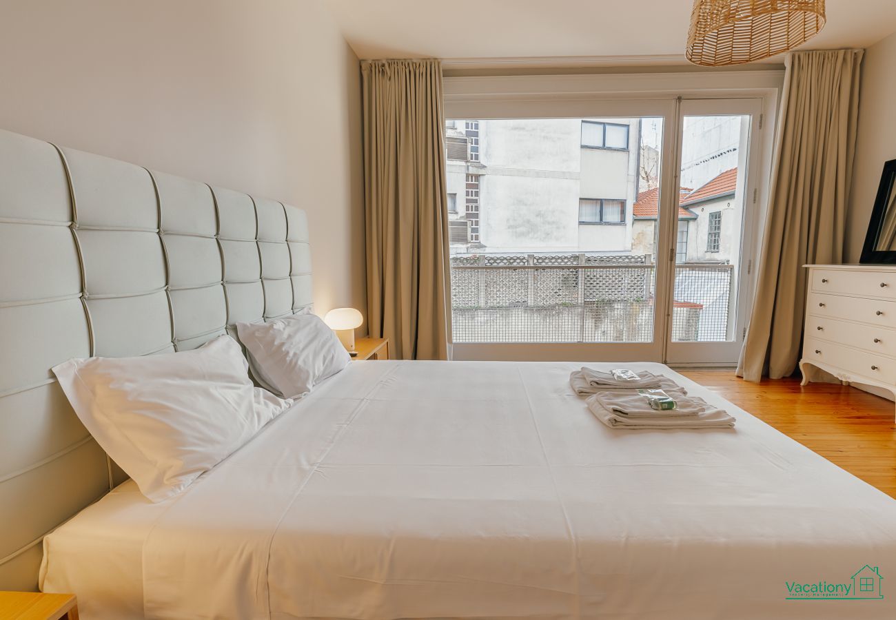 Apartment in Porto - URBAN REFUGE 4BD by VACATIONY