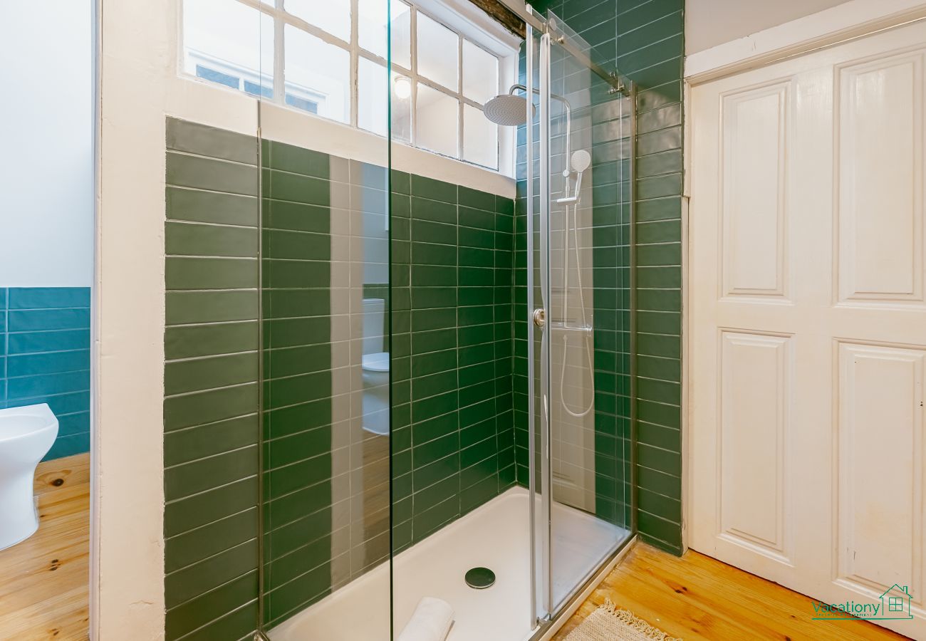 Apartment in Porto - URBAN REFUGE 4BD by VACATIONY
