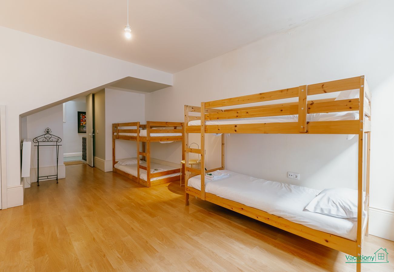 Apartment in Porto - URBAN REFUGE 4BD by VACATIONY