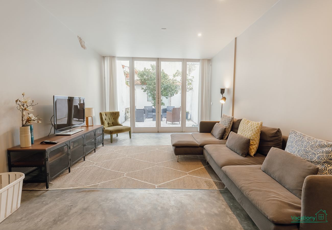 Apartment in Porto - URBAN REFUGE 4BD by VACATIONY