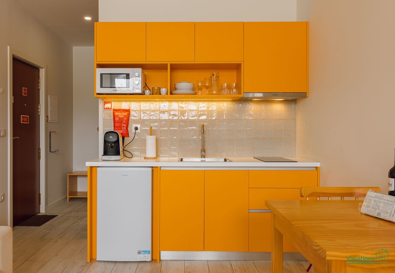 Studio in Porto - COLORFUL STUDIO 1 MUNICIPAL POOL by VACATIONY
