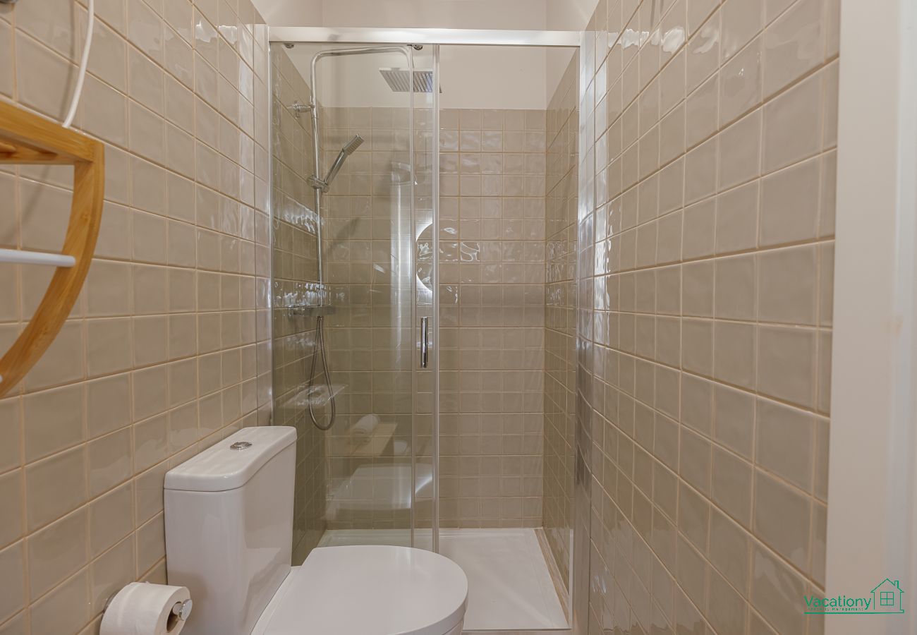 Studio in Porto - COLORFUL STUDIO 2 MUNICIPAL POOL by VACATIONY