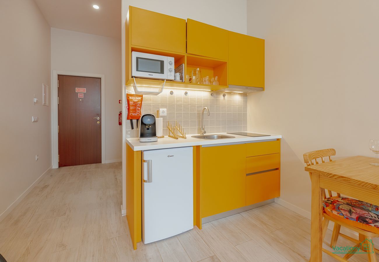Studio in Porto - COLORFUL STUDIO 3 MUNICIPAL POOL by VACATIONY