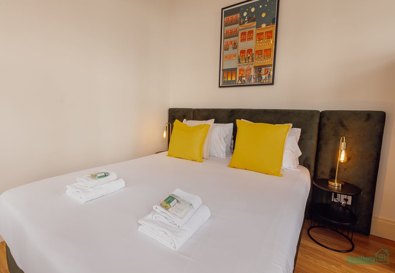 Apartment in Porto - CITY CENTER TERRACE APARTMENT by VACATIONY