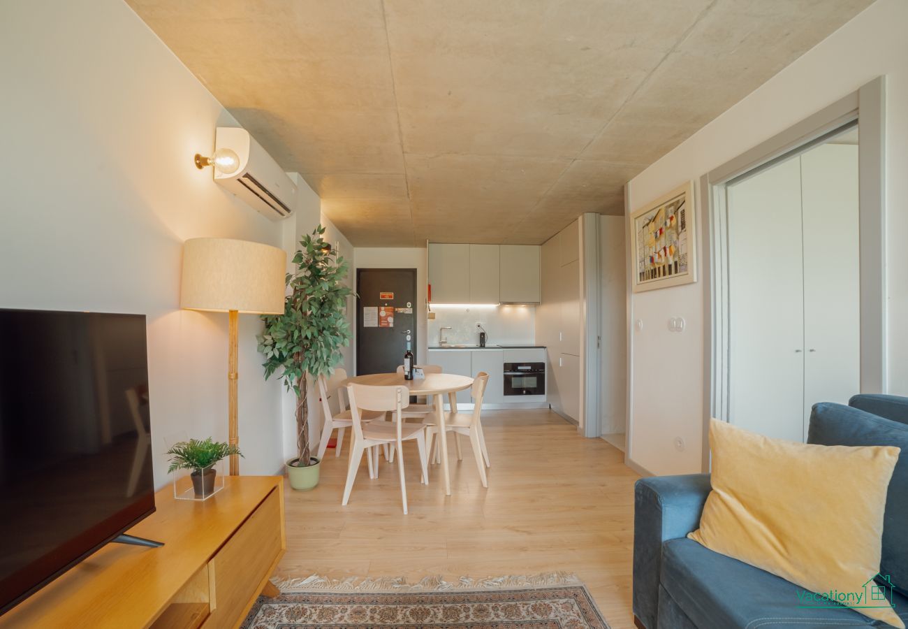 Apartamento en Vila Nova de Gaia - AMAZING DESIGN GARDEN with POOL by VACATIONY