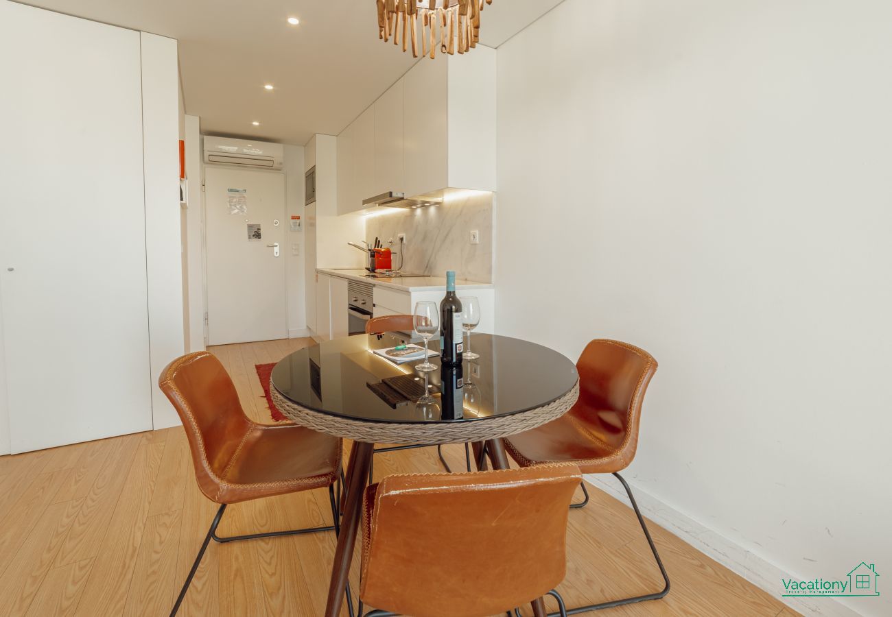 Apartamento en Oporto - DOWNTOWN BRIGHT & BALCONY APARTMENT by VACATIONY