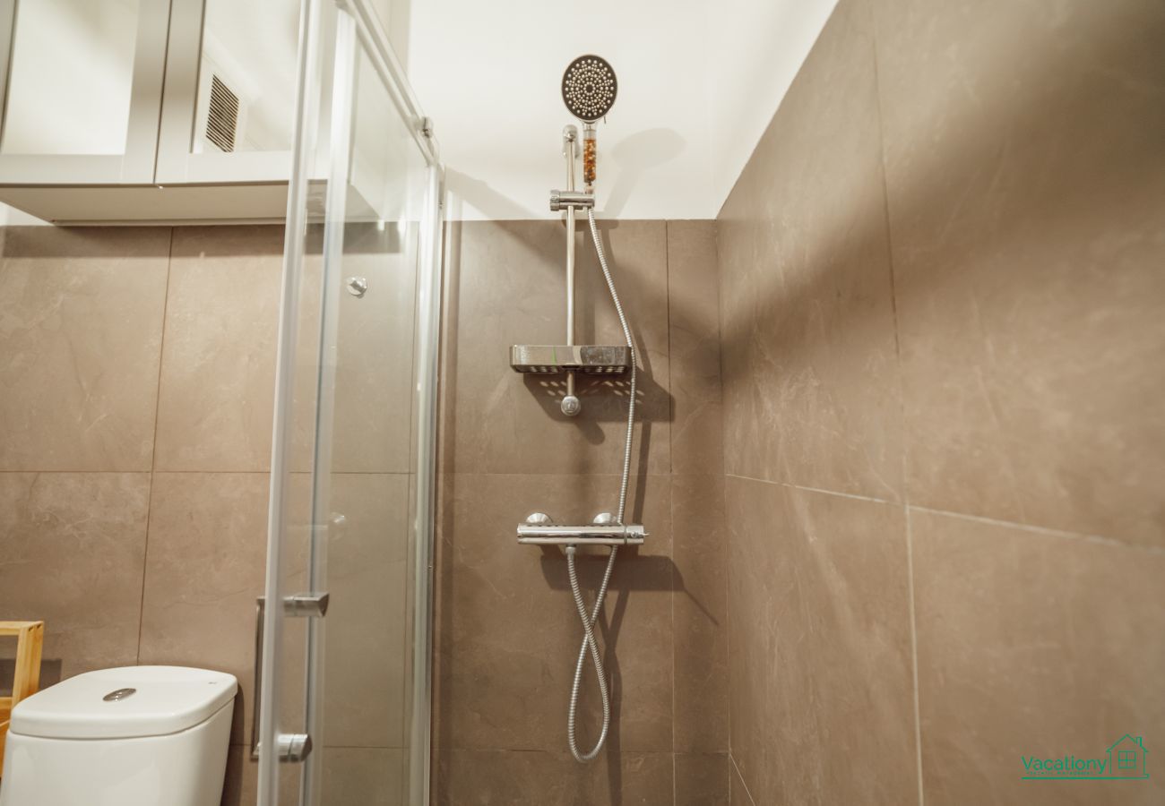 Apartamento en Oporto - SANTA CATARINA FLAT 2BD with BALCONY by VACATIONY