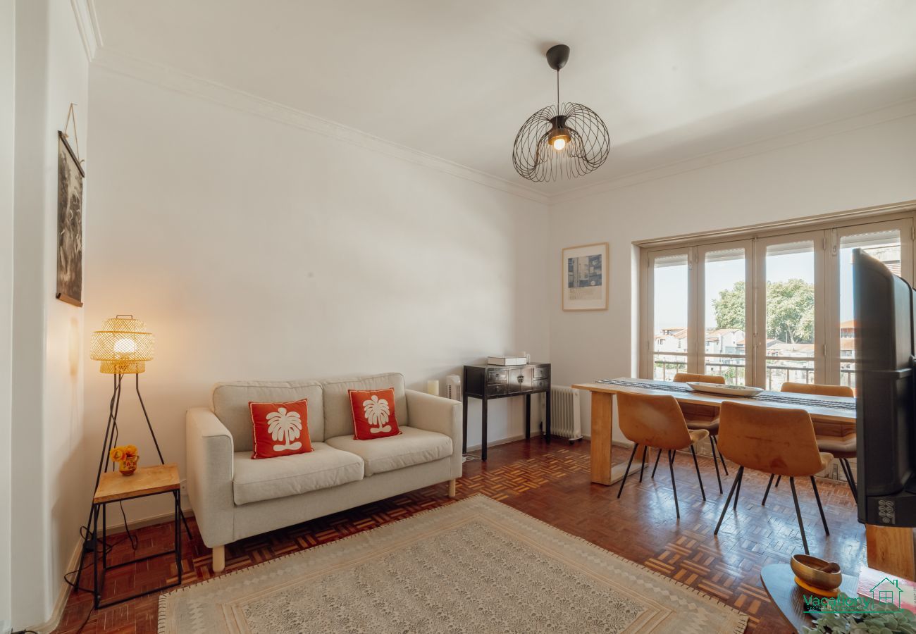 Apartamento en Oporto - SANTA CATARINA FLAT 2BD with BALCONY by VACATIONY