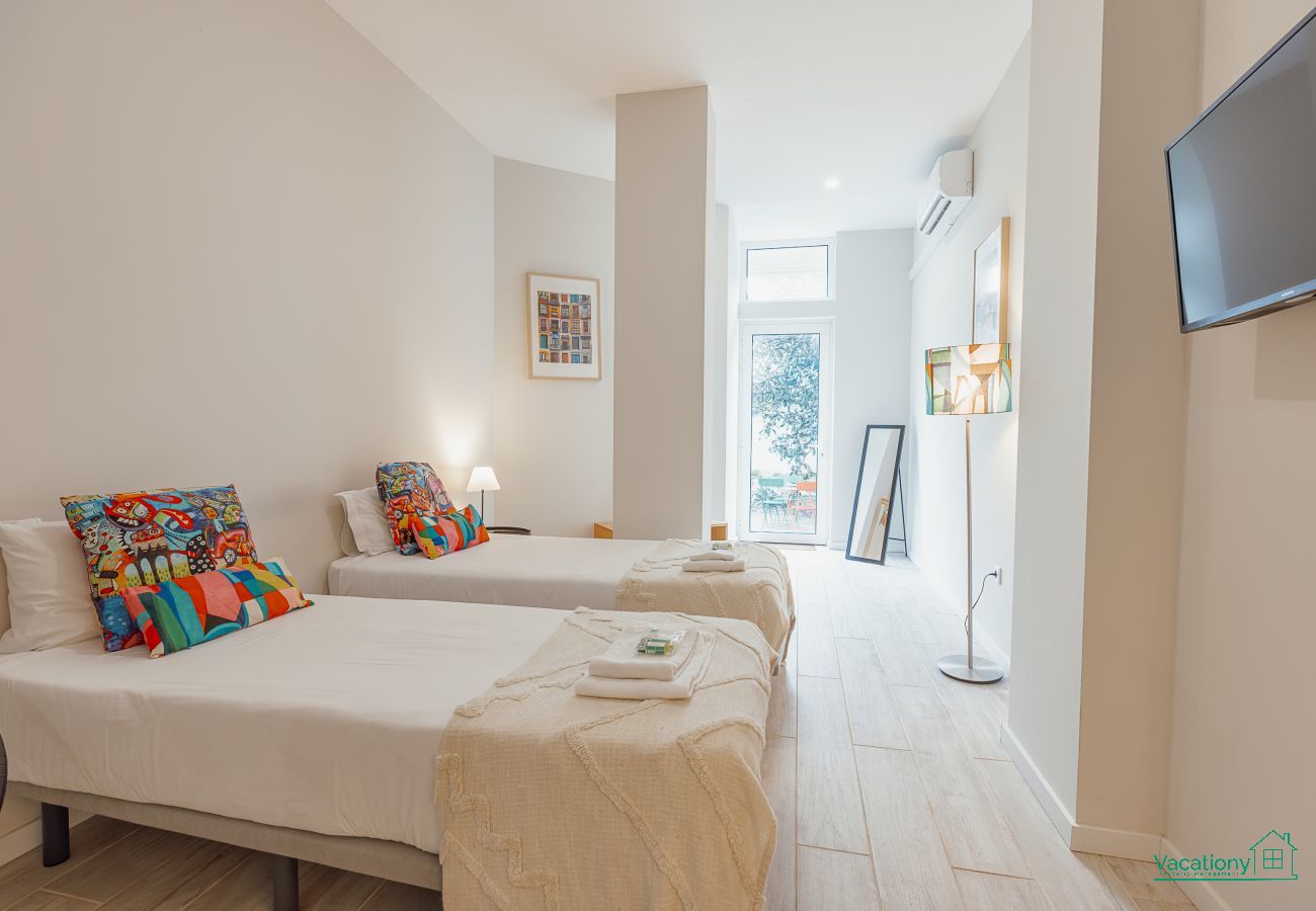 Estudio en Oporto - COLORFUL STUDIO 4 MUNICIPAL POOL by VACATIONY