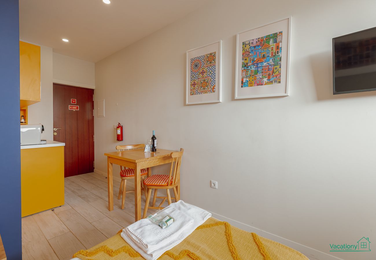 Studio à Porto - COLORFUL STUDIO 2 MUNICIPAL POOL by VACATIONY