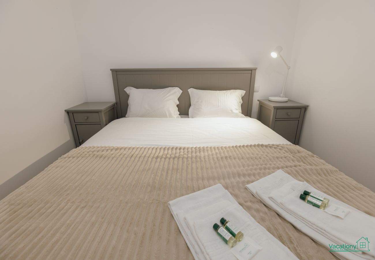 Appartement à Vila Nova de Gaia - BRIDGE & POOL RETREAT by VACATIONY